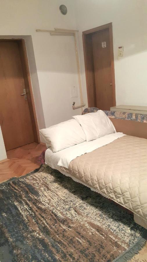 Digital Nomad Comfy Apartment,Foot Mountain Vodno And Millennium Cross,19 Min By Walk To Cener,Free Parking Skopje Esterno foto