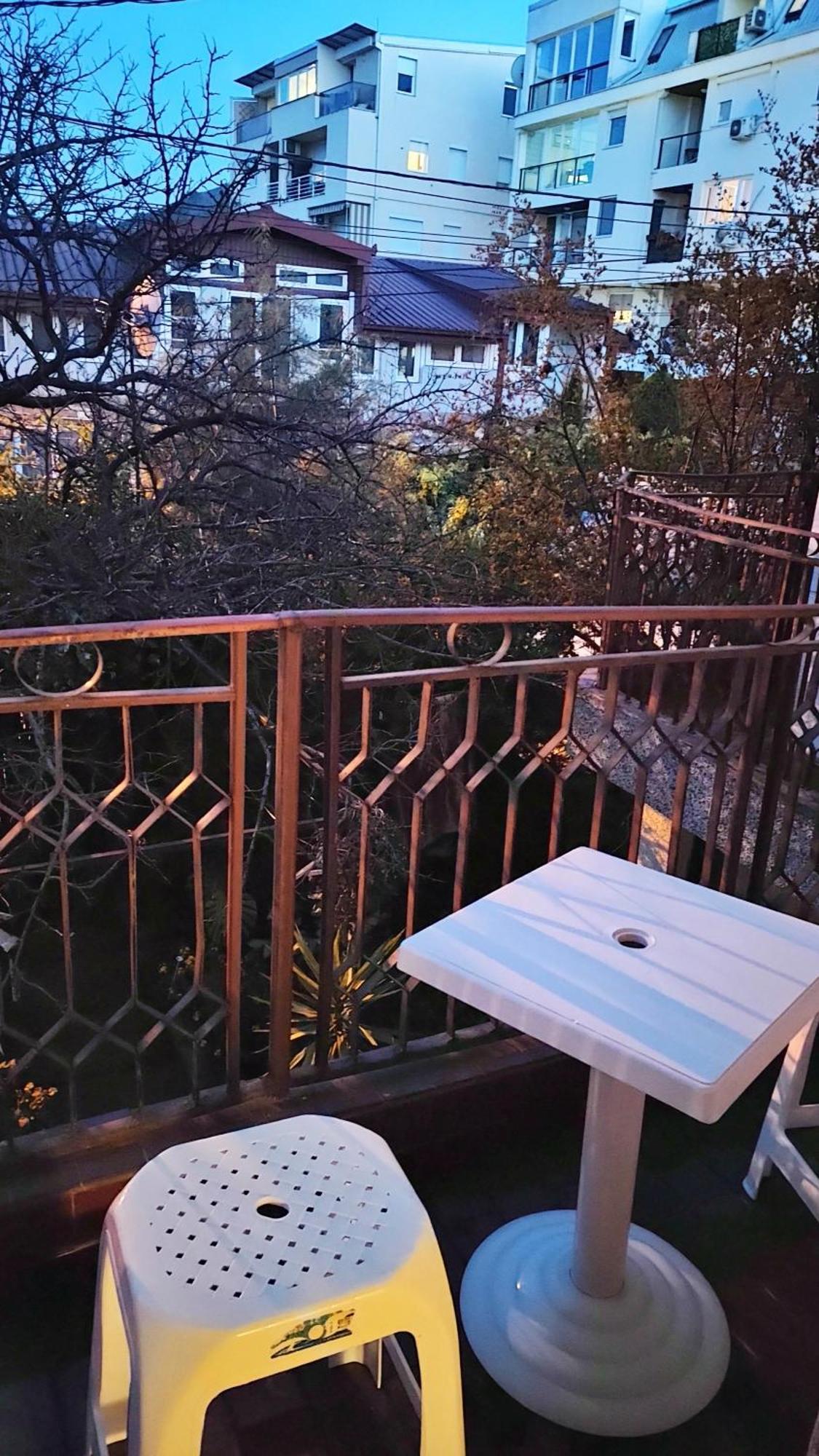 Digital Nomad Comfy Apartment,Foot Mountain Vodno And Millennium Cross,19 Min By Walk To Cener,Free Parking Skopje Camera foto